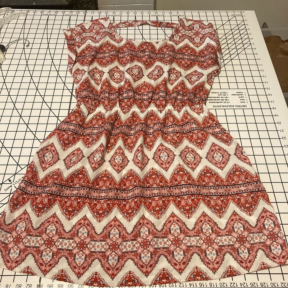 Pink and white geometric print mini dress